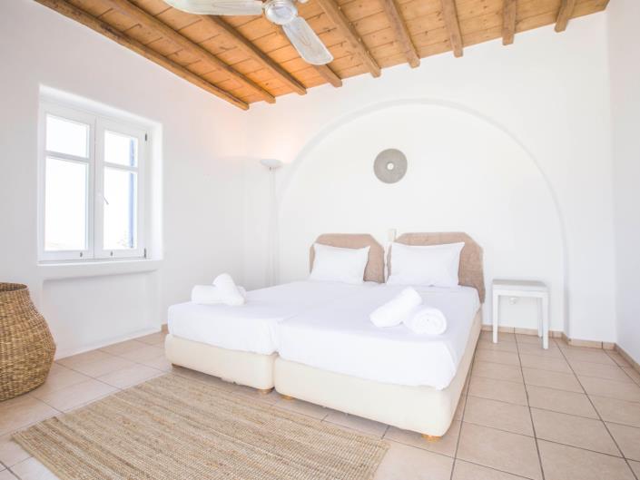 Image No.20-Villa de 8 chambres à vendre à Kalafati