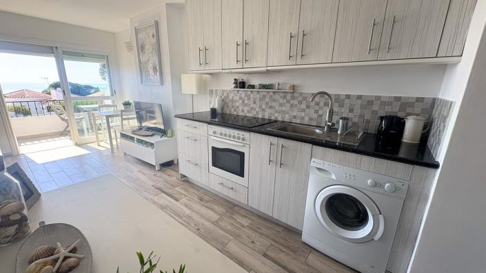 Image No.8-2 Bed Apartment for sale