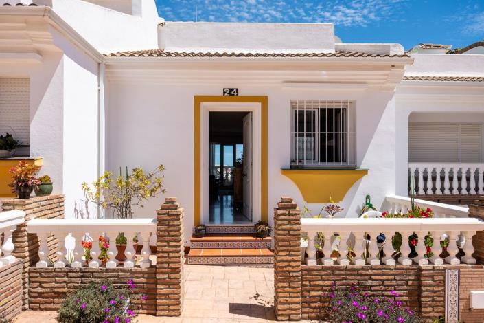 Image No.5-2 Bed Townhouse for sale