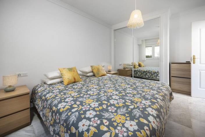 Image No.20-2 Bed Townhouse for sale