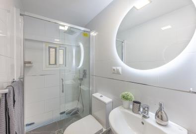 16-ec67b526875bf0124b6ce4328a754439