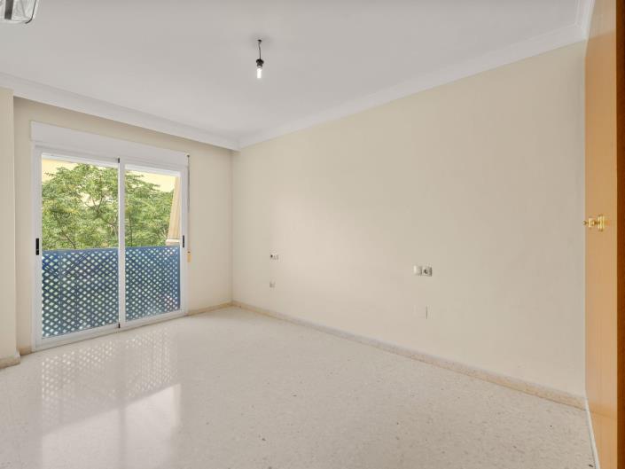 Image No.14-3 Bed Apartment for sale