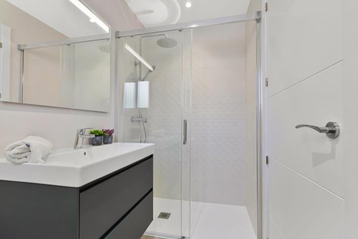 Image No.9-3 Bed Apartment for sale