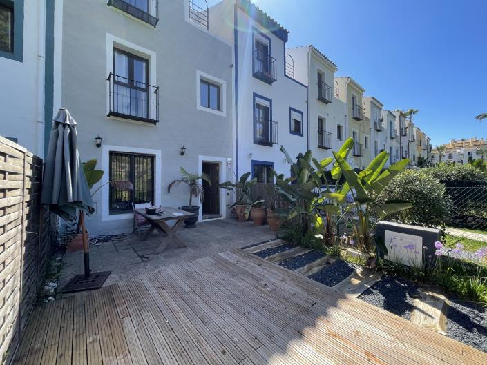 Image No.2-Maison de ville de 3 chambres à vendre à Estepona