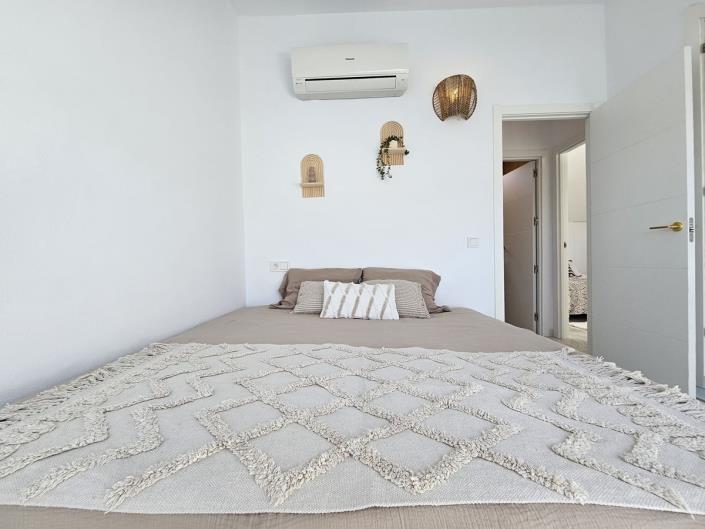 Image No.9-3 Bed Townhouse for sale