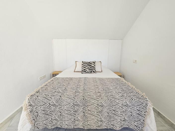 Image No.13-3 Bed Townhouse for sale