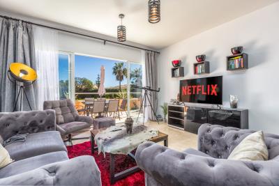 10-bb915d1cb19341576dcdc994b81ab9c5