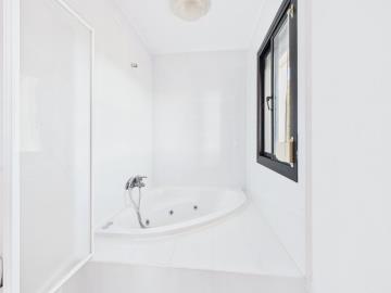 10-bb915d1cb19341576dcdc994b81ab9c5