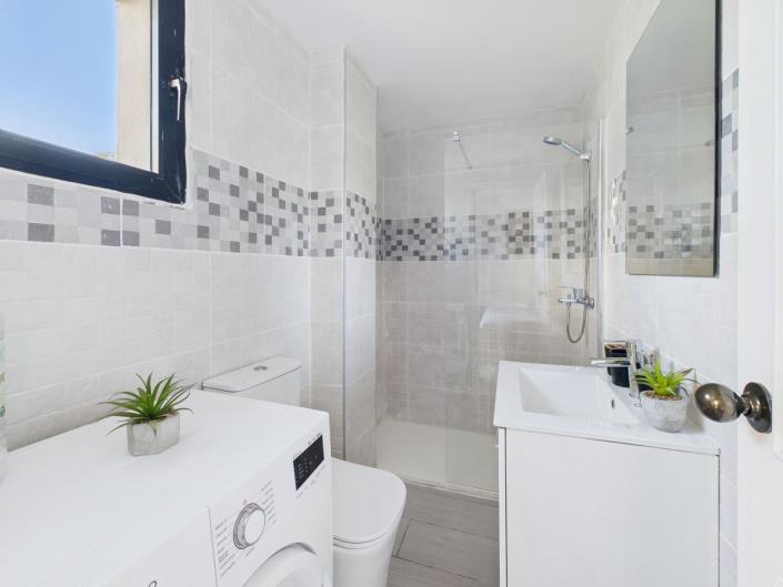 Image No.9-3 Bed Apartment for sale