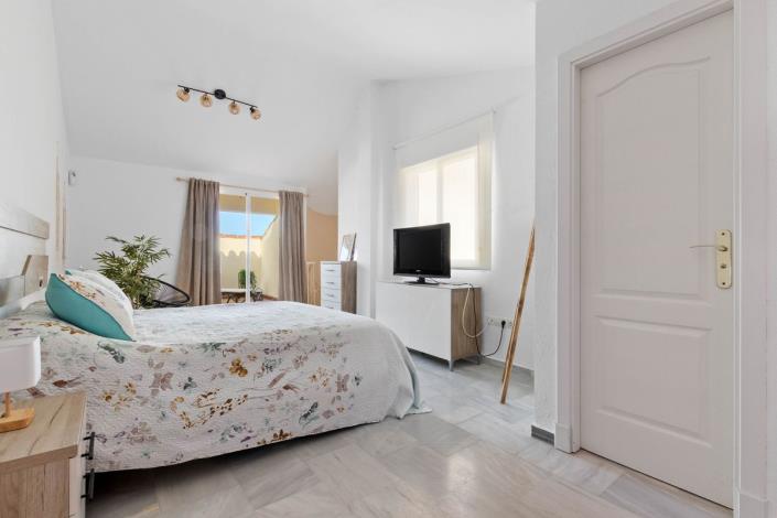 Image No.10-3 Bed Duplex for sale