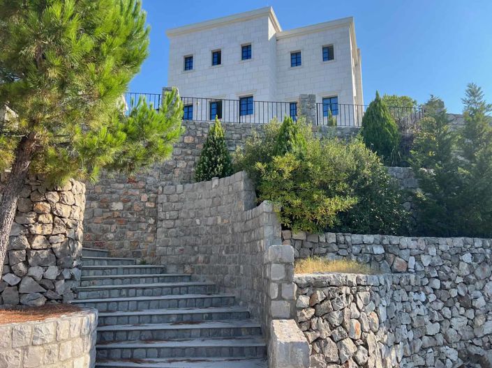 Image No.7-7 Bed Villa for sale