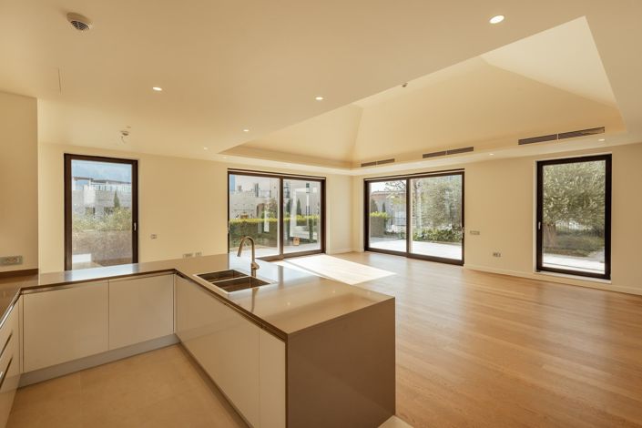 Image No.7-3 Bed Villa for sale