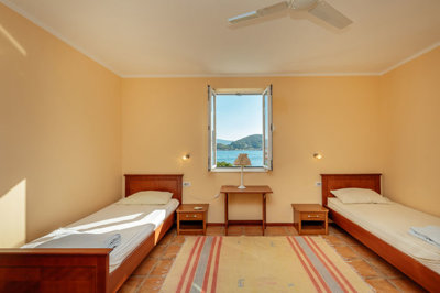 12-tivat-lepetane-authentic-stone-villa-on-th