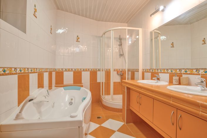 Image No.12-Villa de 5 chambres à vendre à Budva