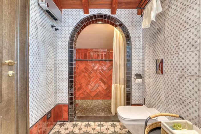 Image No.17-3 Bed House for sale