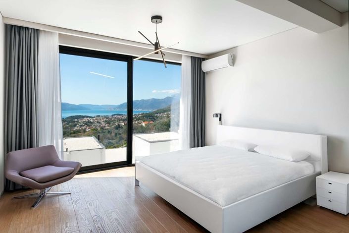 Image No.12-4 Bed Villa for sale