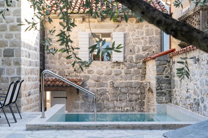 Image No.20-4 Bed House for sale