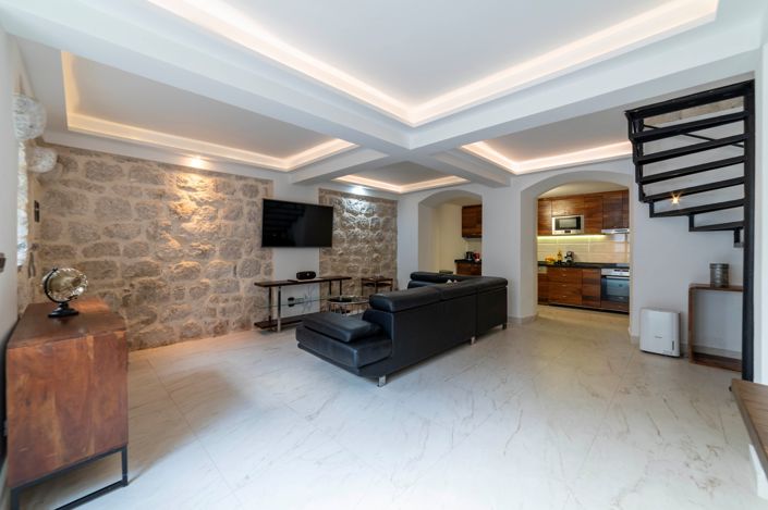 Image No.8-4 Bed House for sale