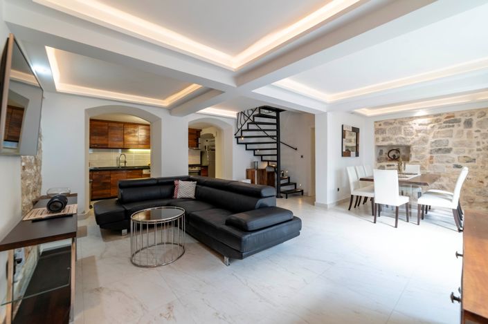 Image No.9-4 Bed House for sale