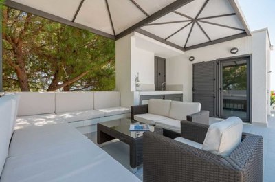 10-bar-utjeha-three-bedroom-house-in-the-imme