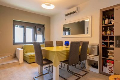 4-bar-utjeha-three-bedroom-house-in-the-immed