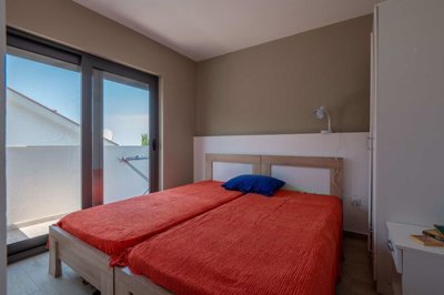 6-bar-utjeha-three-bedroom-house-in-the-immed