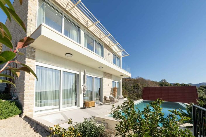 Image No.2-4 Bed Villa for sale