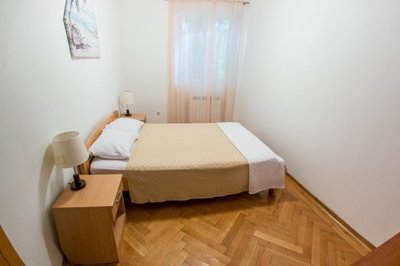 8-waterside-two-bedroom-apartment-sveti-stefa