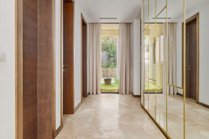 Image No.20-5 Bed Villa for sale