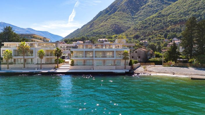 Image No.2-Villa de 4 chambres à vendre à Kotor