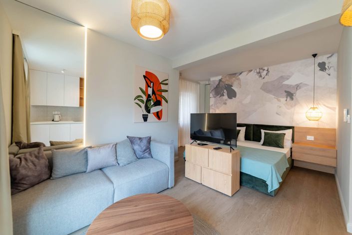 Image No.12-10 Bed Hotel for sale