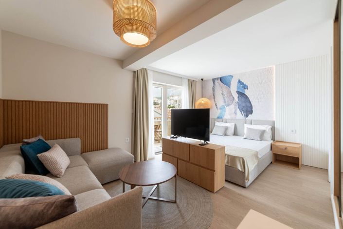 Image No.17-10 Bed Hotel for sale