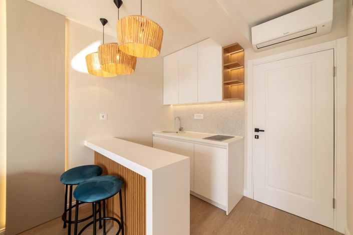 Image No.23-10 Bed Hotel for sale