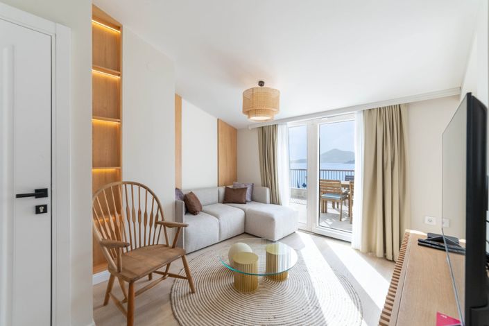 Image No.24-10 Bed Hotel for sale