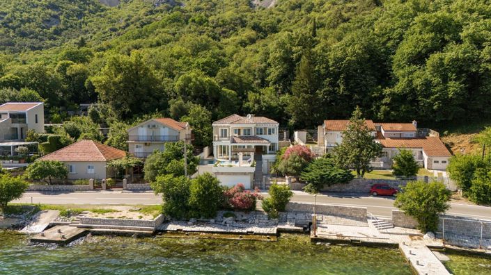 Image No.2-Villa de 4 chambres à vendre à Kotor