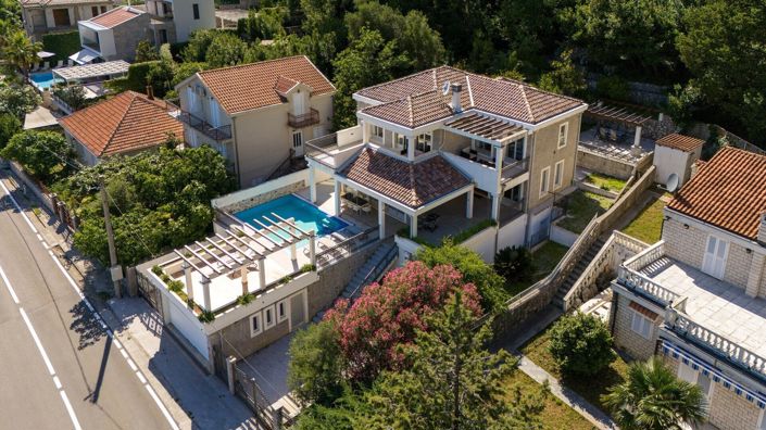 Image No.3-Villa de 4 chambres à vendre à Kotor