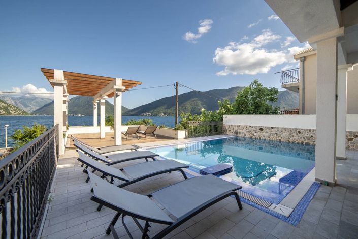 Image No.4-Villa de 4 chambres à vendre à Kotor