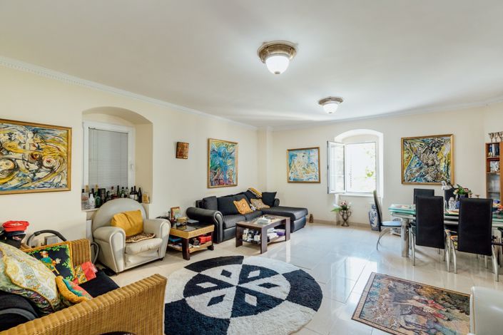 Image No.12-3 Bed Commercial for sale