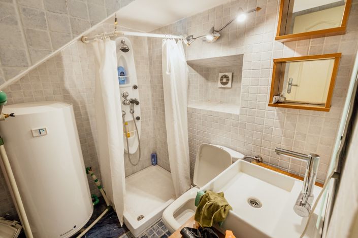 Image No.18-3 Bed Commercial for sale