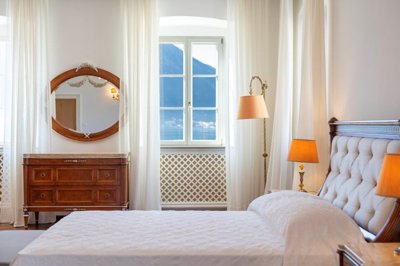 8-2-kotor-dobrota-historical-stone-palace-on-