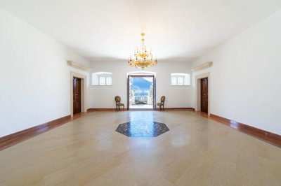 2-kotor-dobrota-historical-stone-palace-on-th