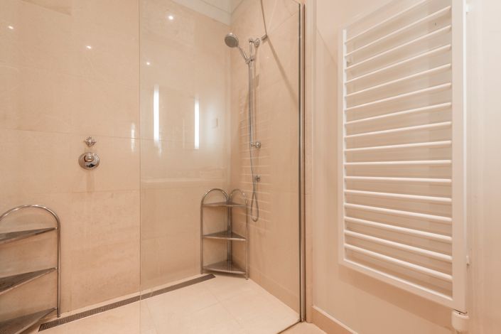 Image No.21-4 Bed Apartment for sale