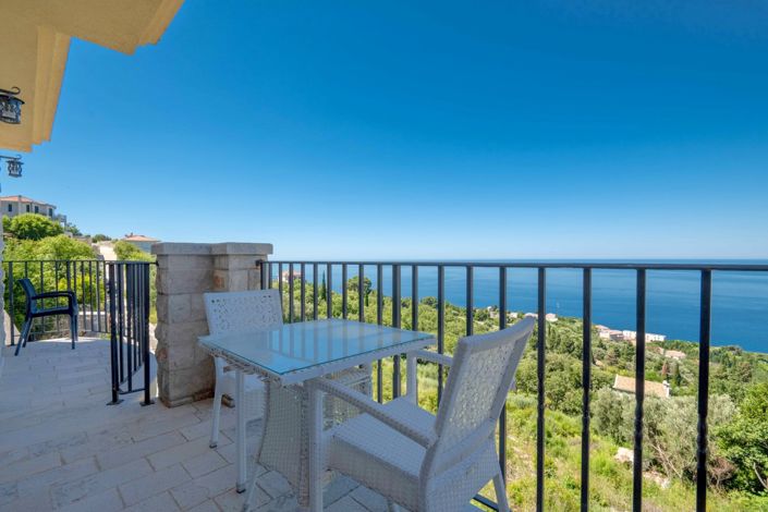 Image No.10-3 Bed Villa for sale