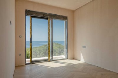 9-new-townhouses-with-pools-in-rezevici