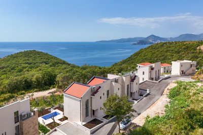 2-new-townhouses-with-pools-in-rezevici