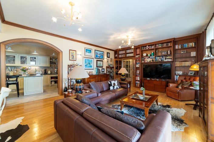 Image No.11-6 Bed House for sale