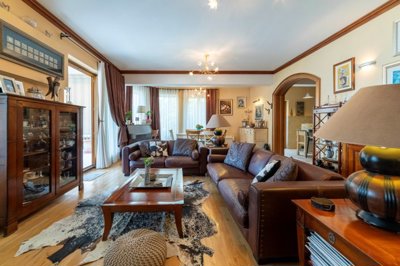 11-villa-with-apartmernts-and-a-pool-dobrota-