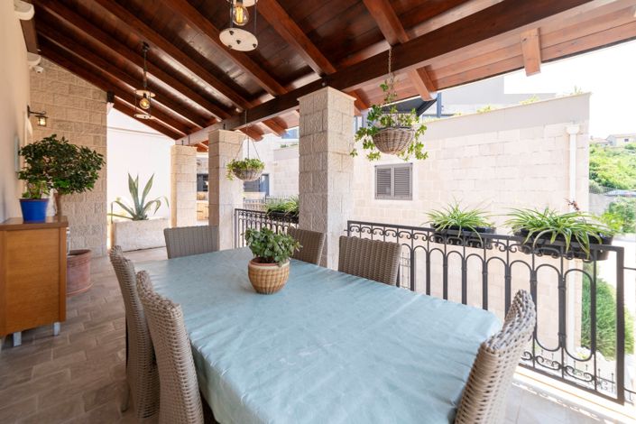 Image No.30-6 Bed House for sale