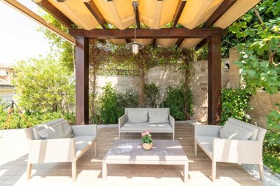 7-villa-with-apartmernts-and-a-pool-dobrota-k