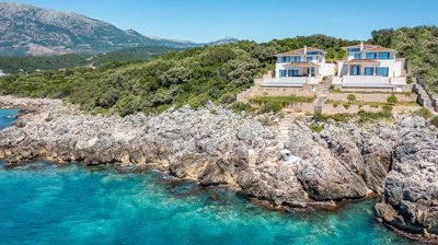 1-bar-olive-cove-contemporary-beachfront-vill
